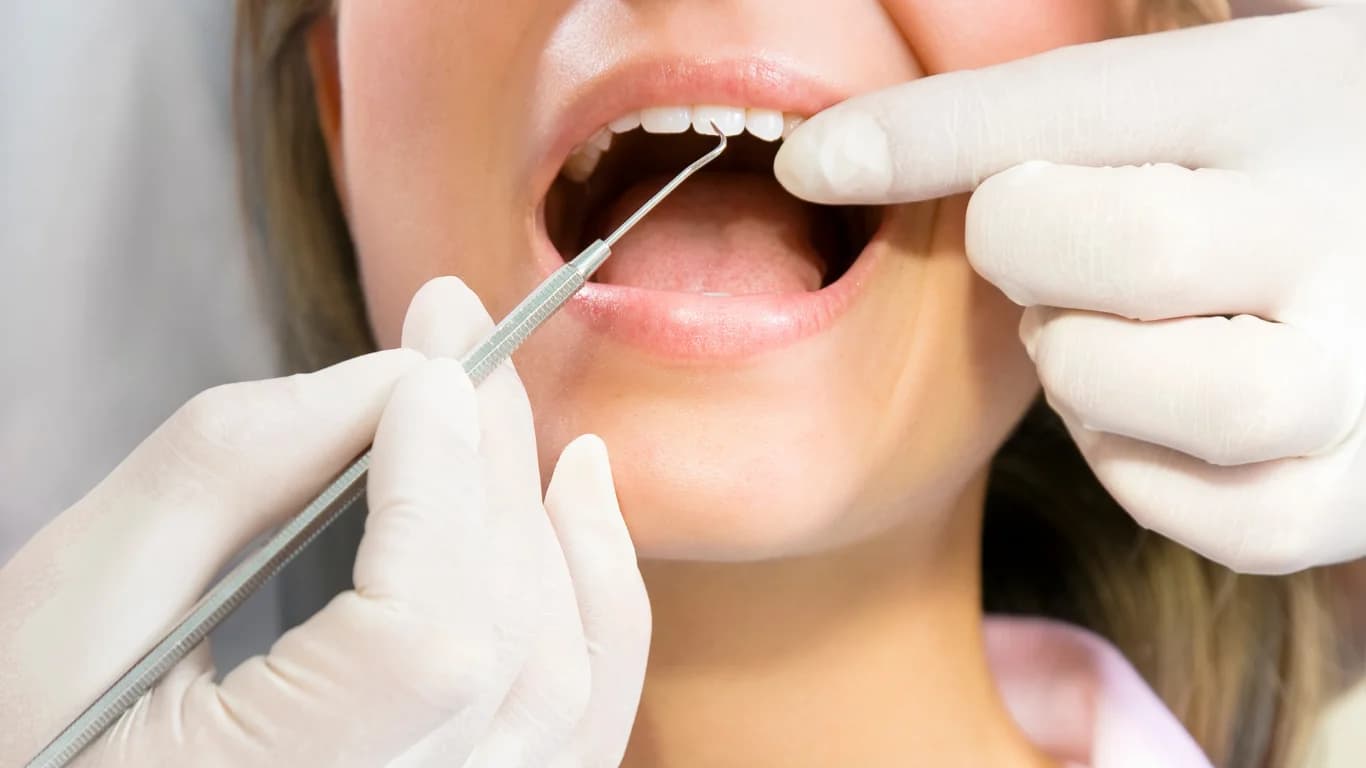 What Does an Emergency Dentist Do? An Essential Overview