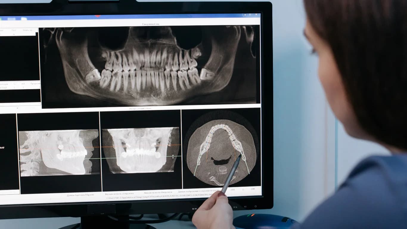 The Role of an Emergency Dentist in Managing Sudden Dental Issues